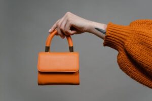 Mini Bags vs. Oversized Totes: Which Trend Fits Your Life