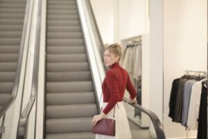 Handbag Colors That Go With Everything in Your Closet