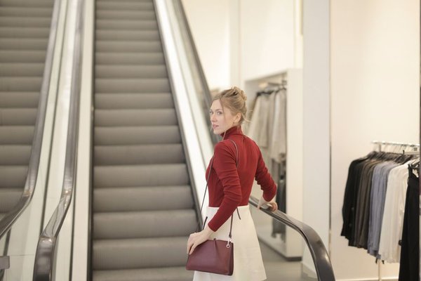 handbag colors that go with everything